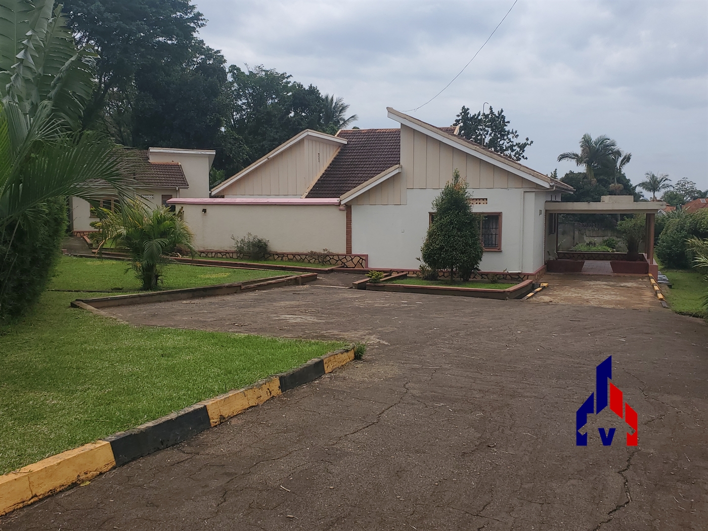 Bungalow for rent in Muyenga Kampala