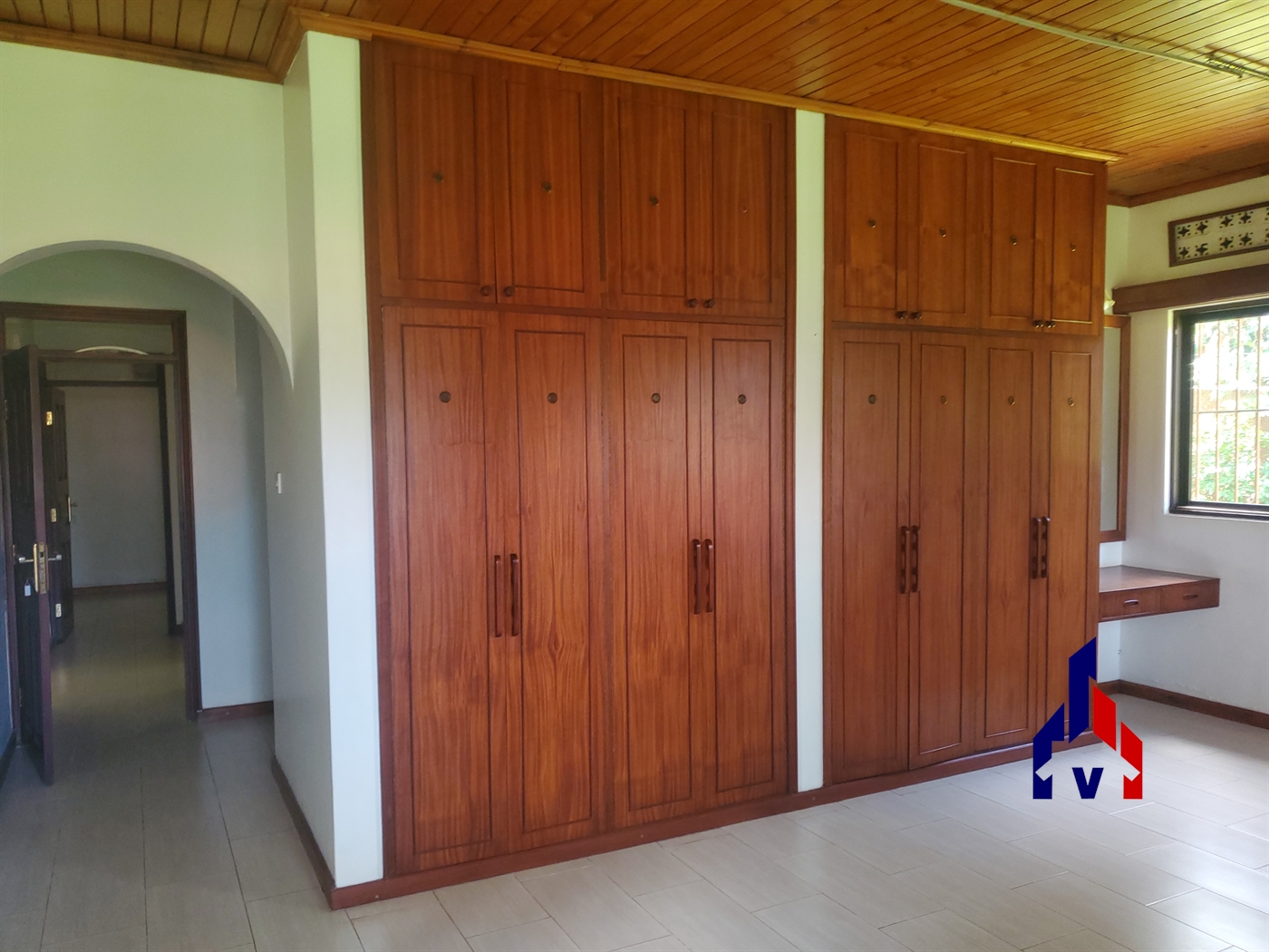 Bungalow for rent in Kololo Kampala