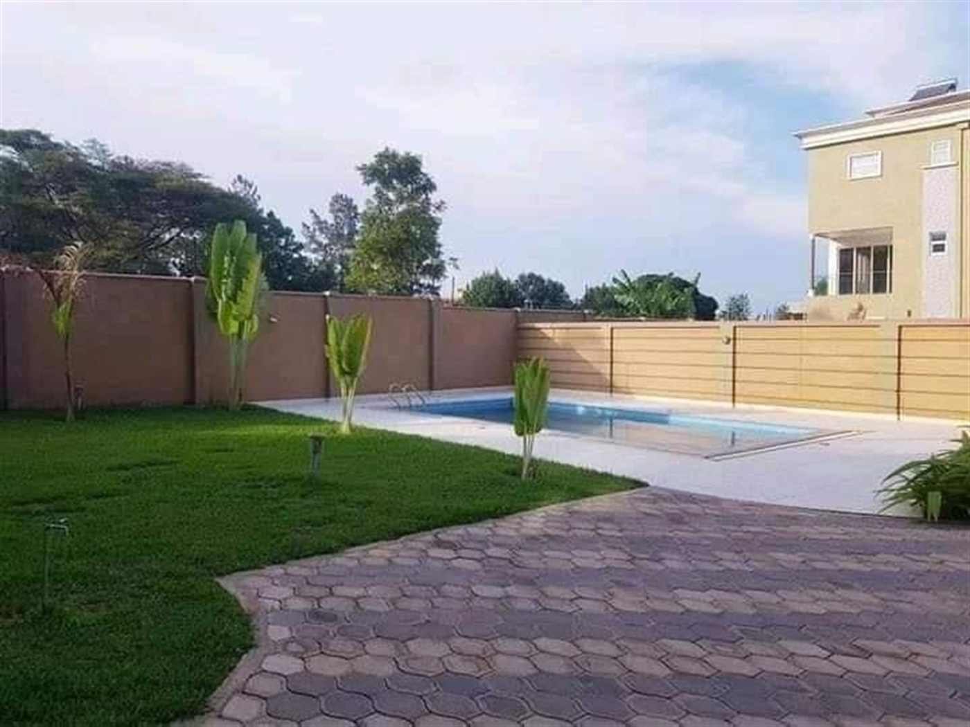 Storeyed house for sale in Munyonyo Kampala