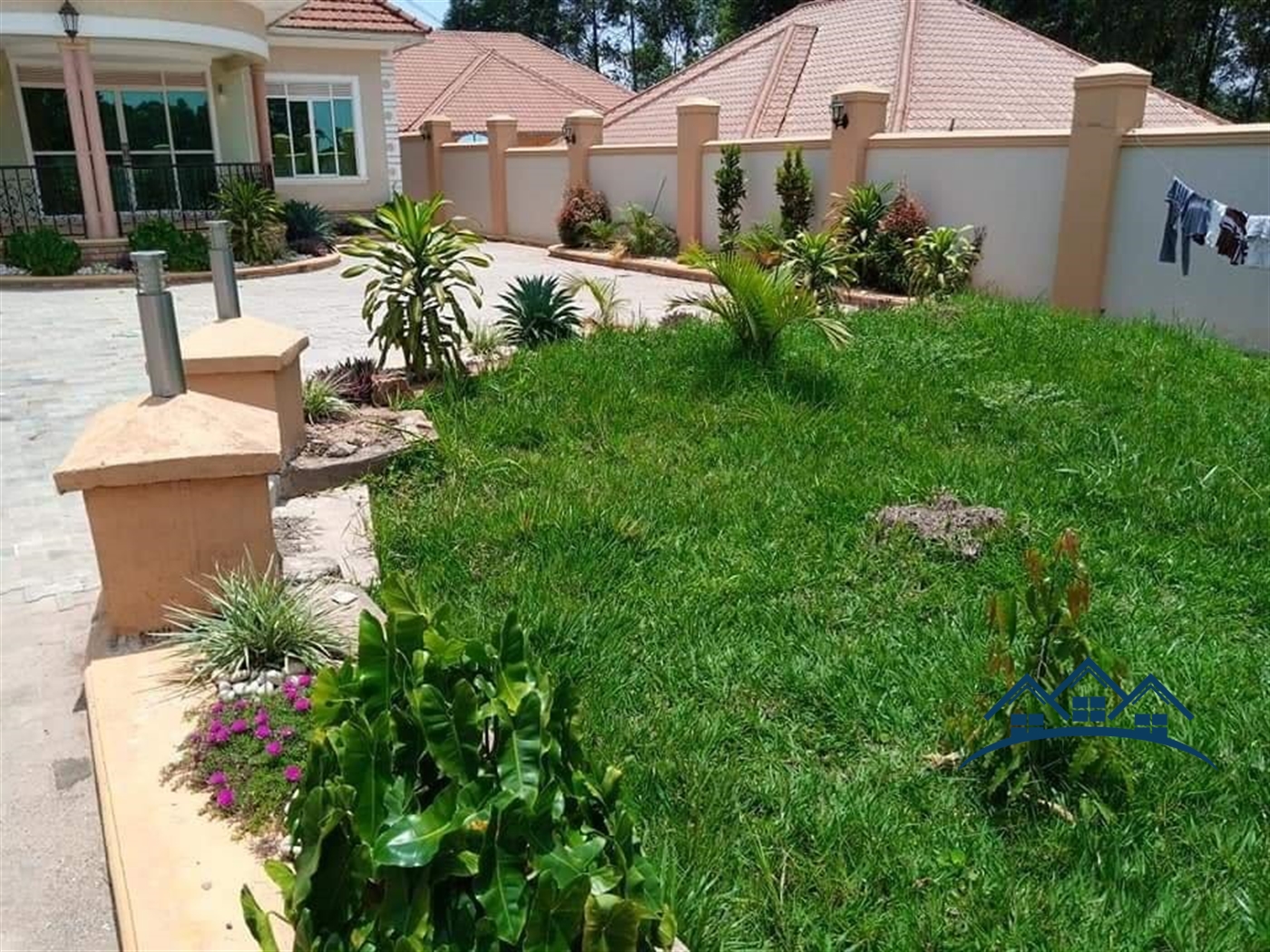 Bungalow for sale in Kulambilo Wakiso