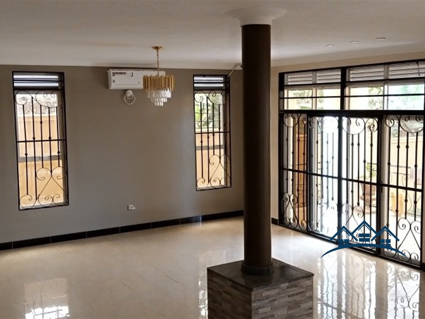 Storeyed house for sale in Kisaasi Wakiso