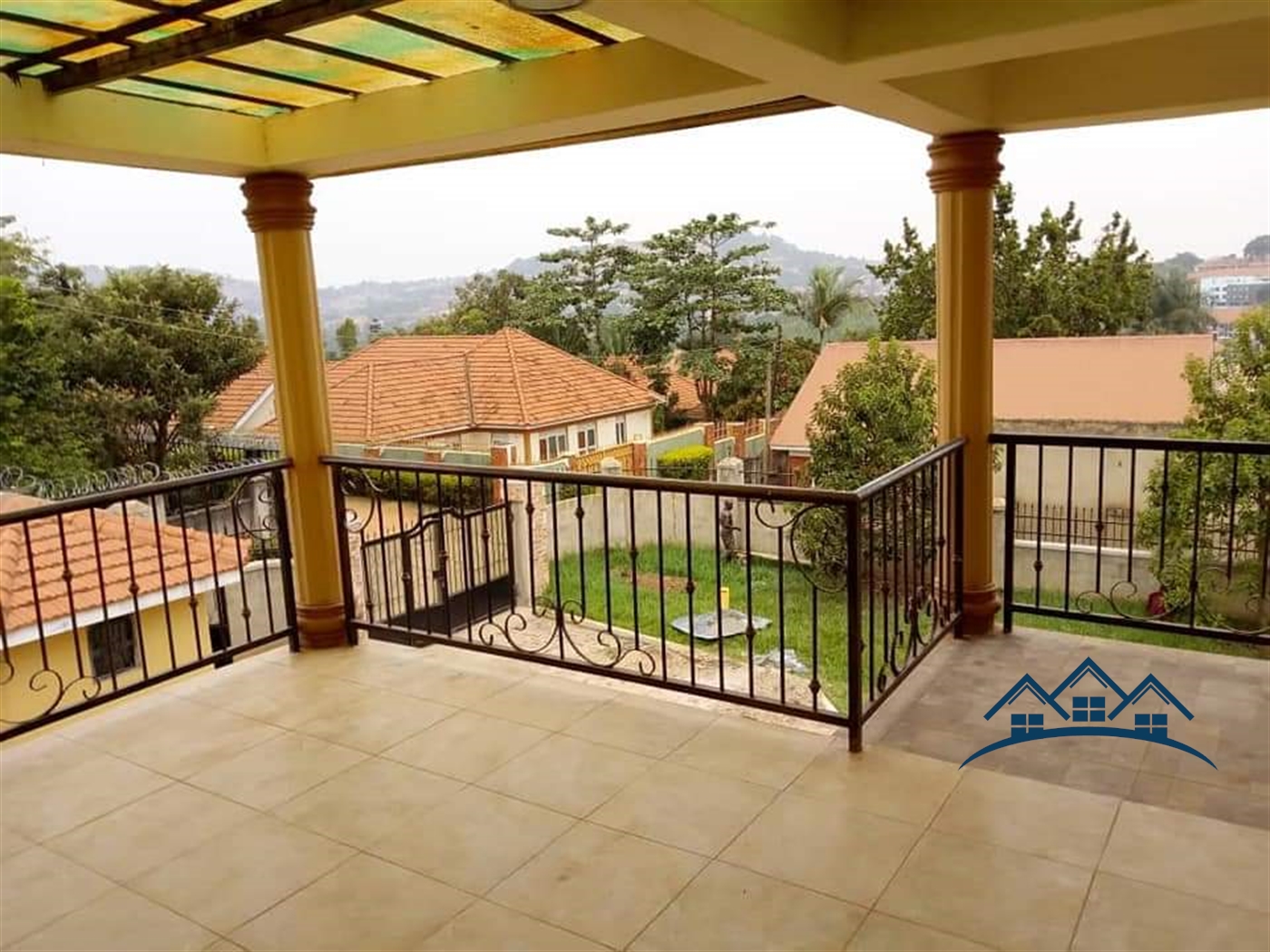 Storeyed house for rent in Lweza Wakiso