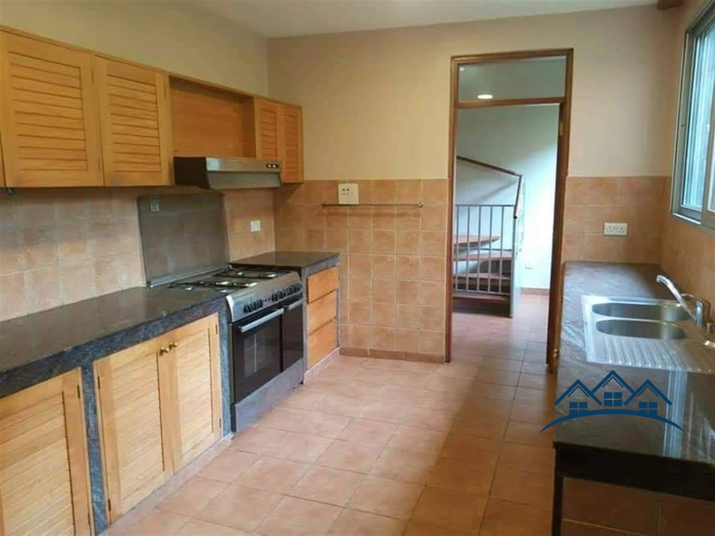 Bungalow for sale in Bugoloobi Kampala