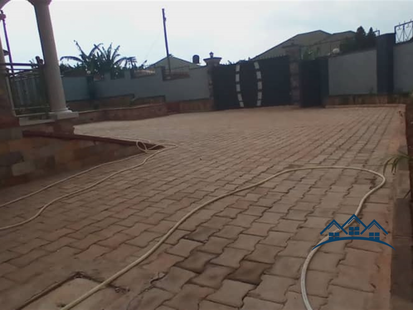 Bungalow for sale in Nakweelo Wakiso