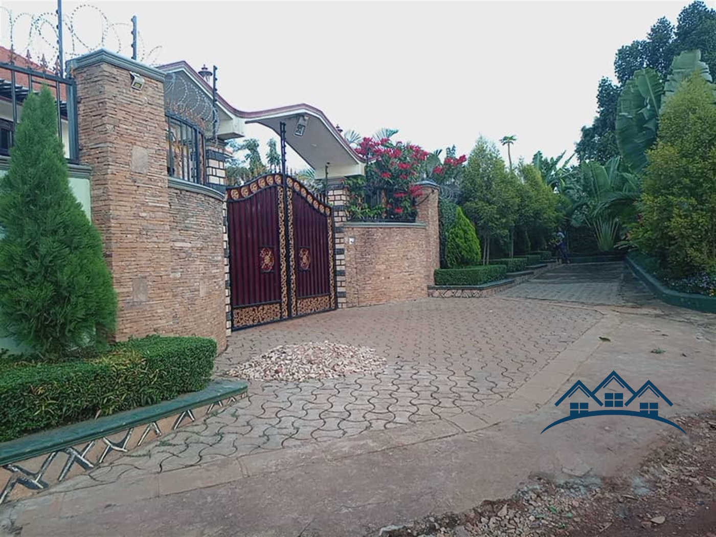 Storeyed house for sale in Gayaza Wakiso