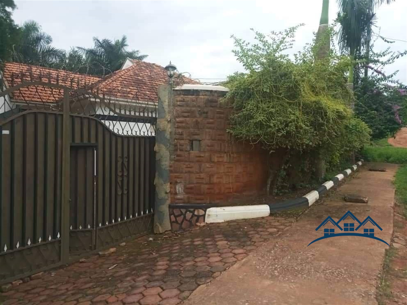 Bungalow for sale in Muyenga Kampala