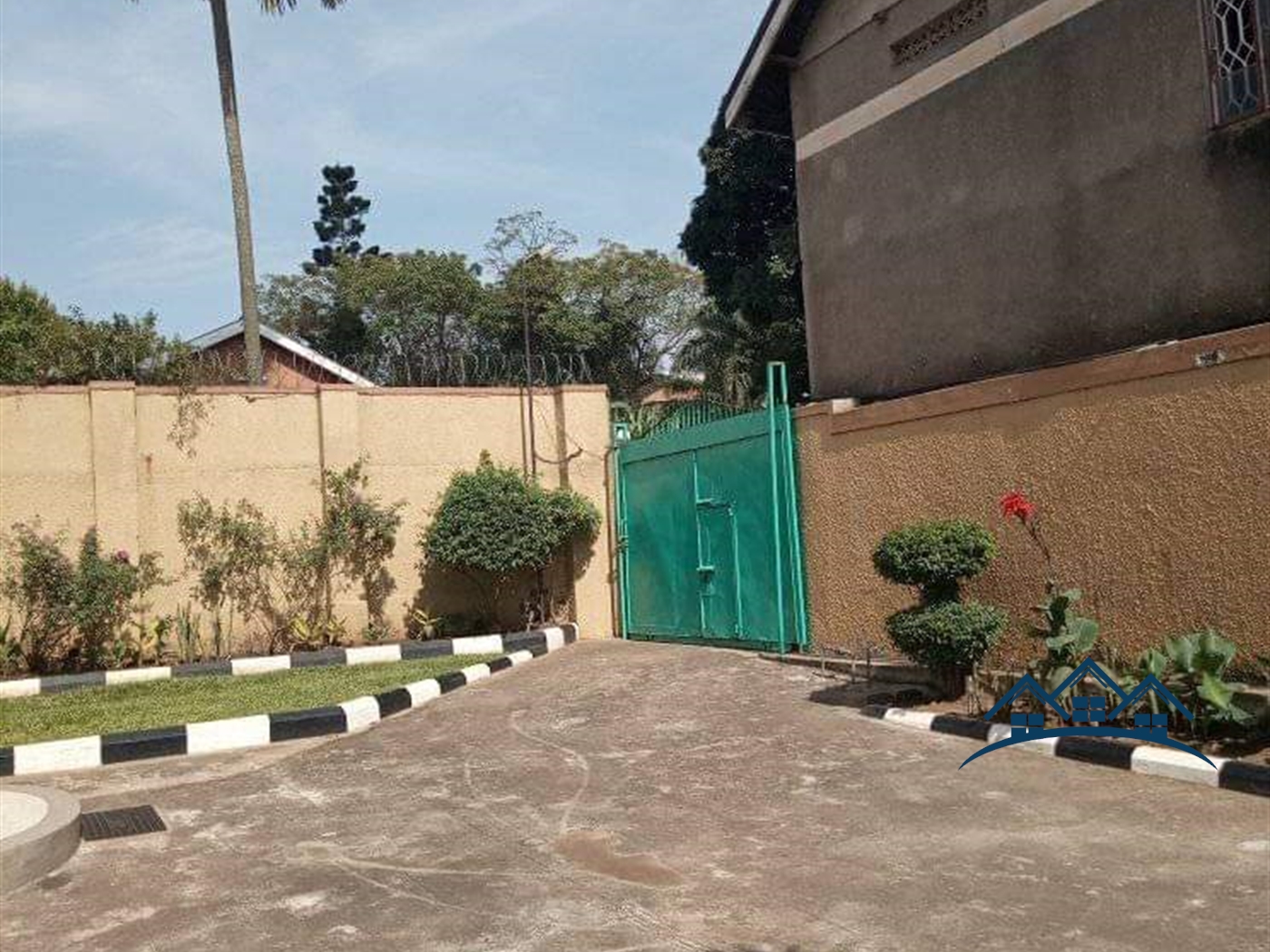 Bungalow for sale in Munyonyo Kampala