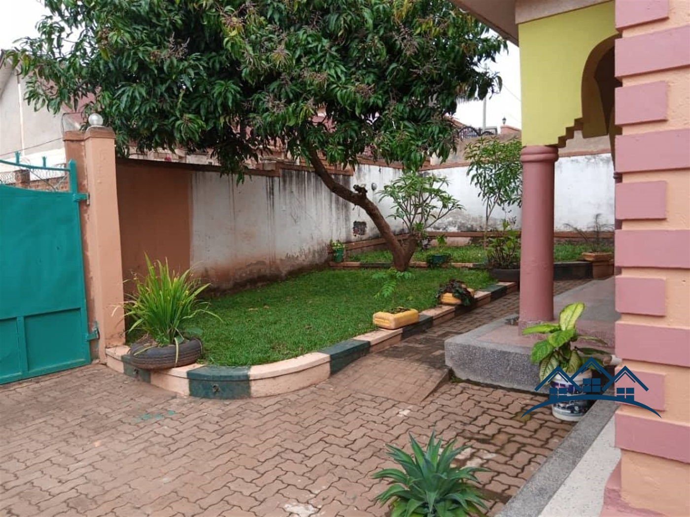 Bungalow for sale in Mbalwa Wakiso