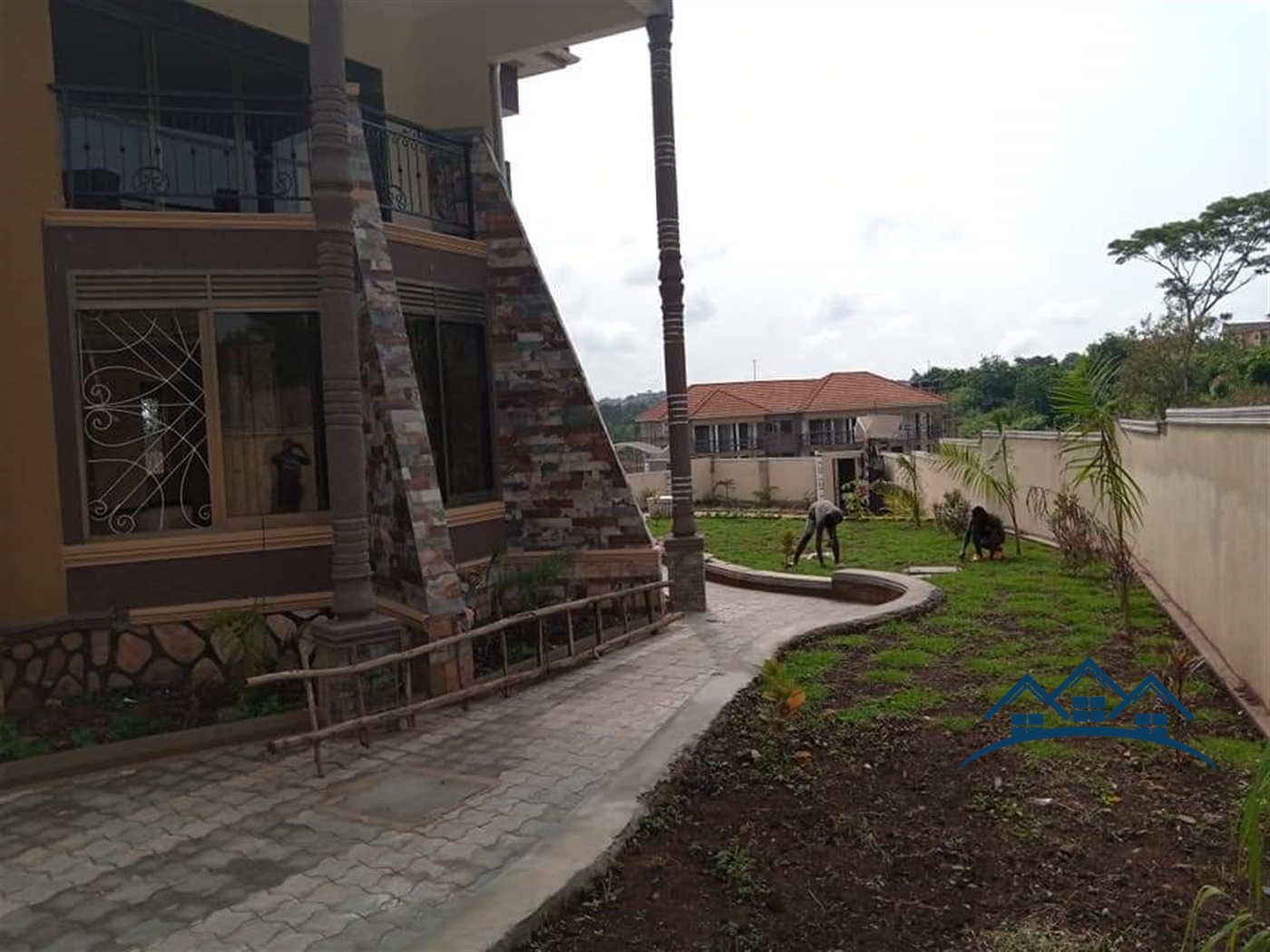 Storeyed house for sale in Kiwaatule Wakiso