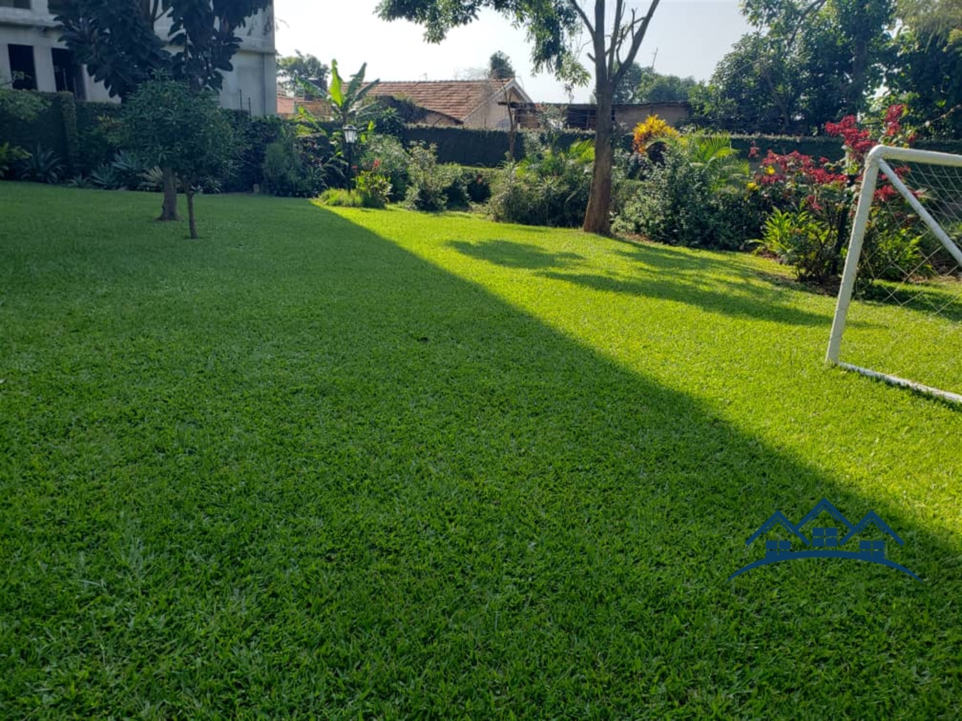 Storeyed house for sale in Makindye Kampala