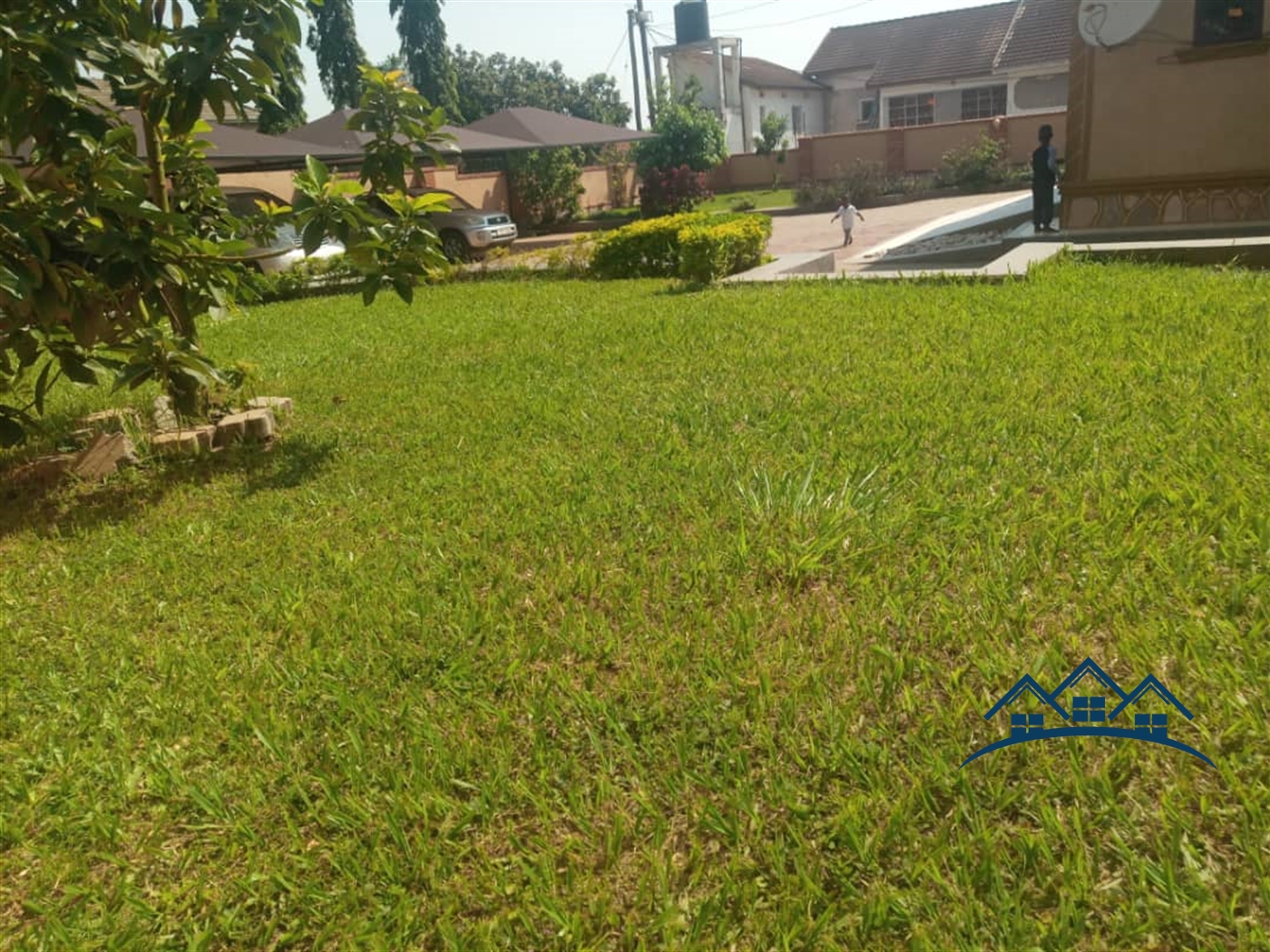 Storeyed house for sale in Munyonyo Kampala