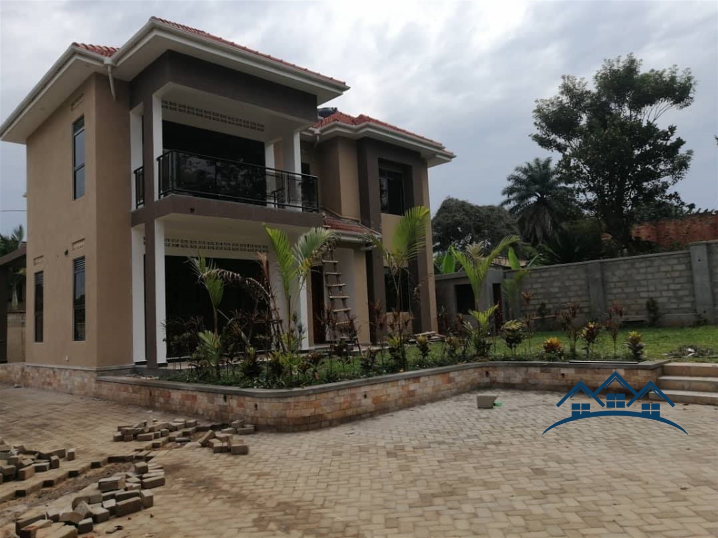 Storeyed house for sale in Kawuku Wakiso