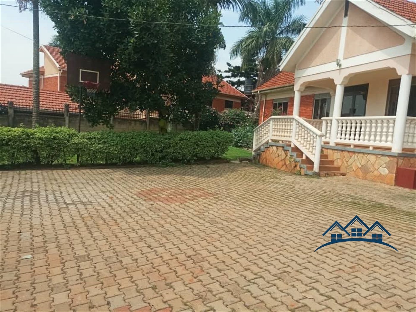 Bungalow for sale in Bukoto Kampala