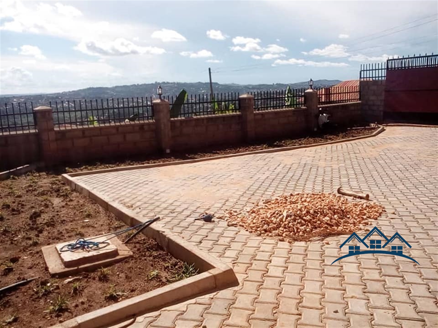 Bungalow for sale in Seguku Kampala