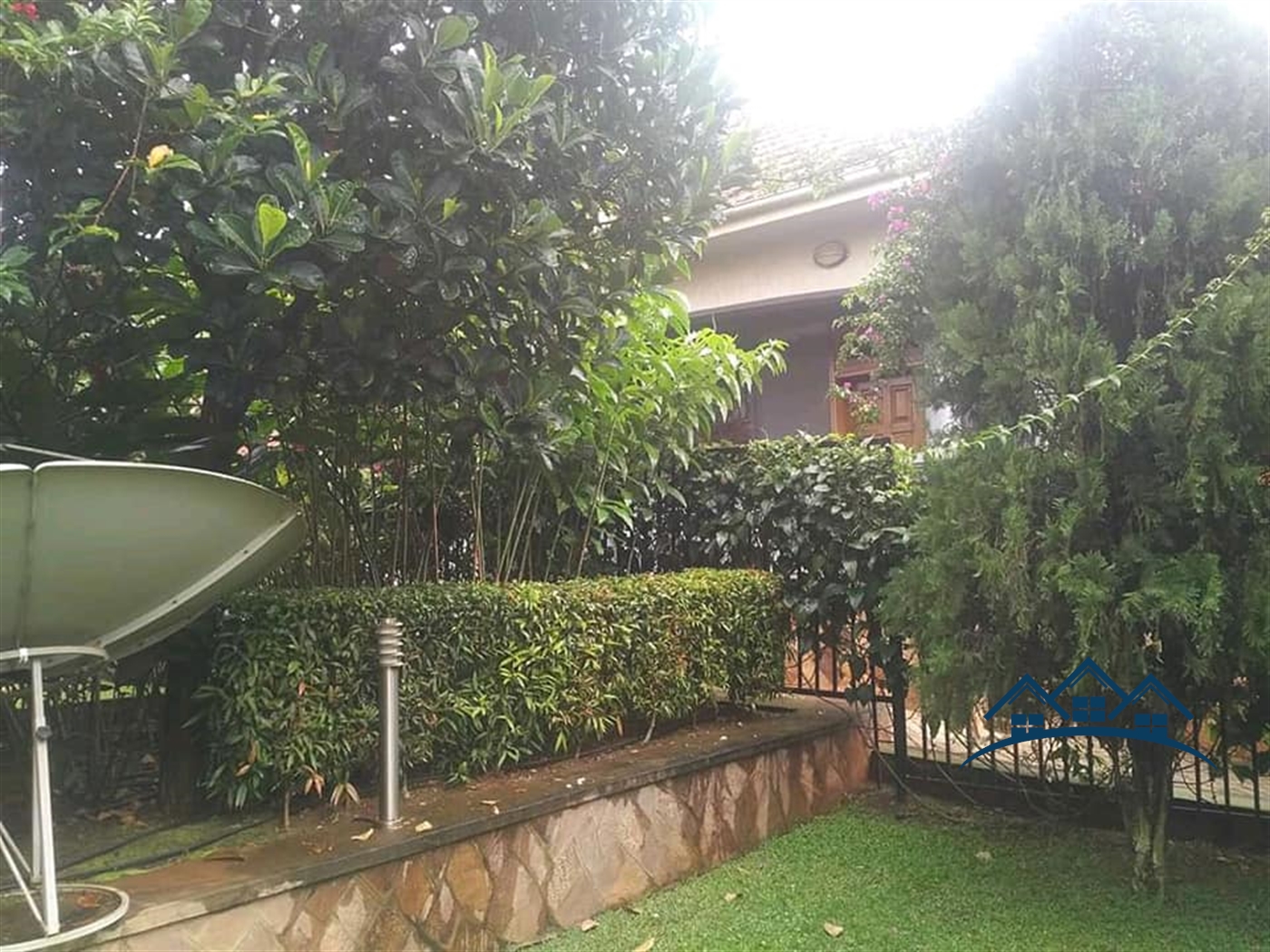 Bungalow for sale in Kiwaatule Kampala