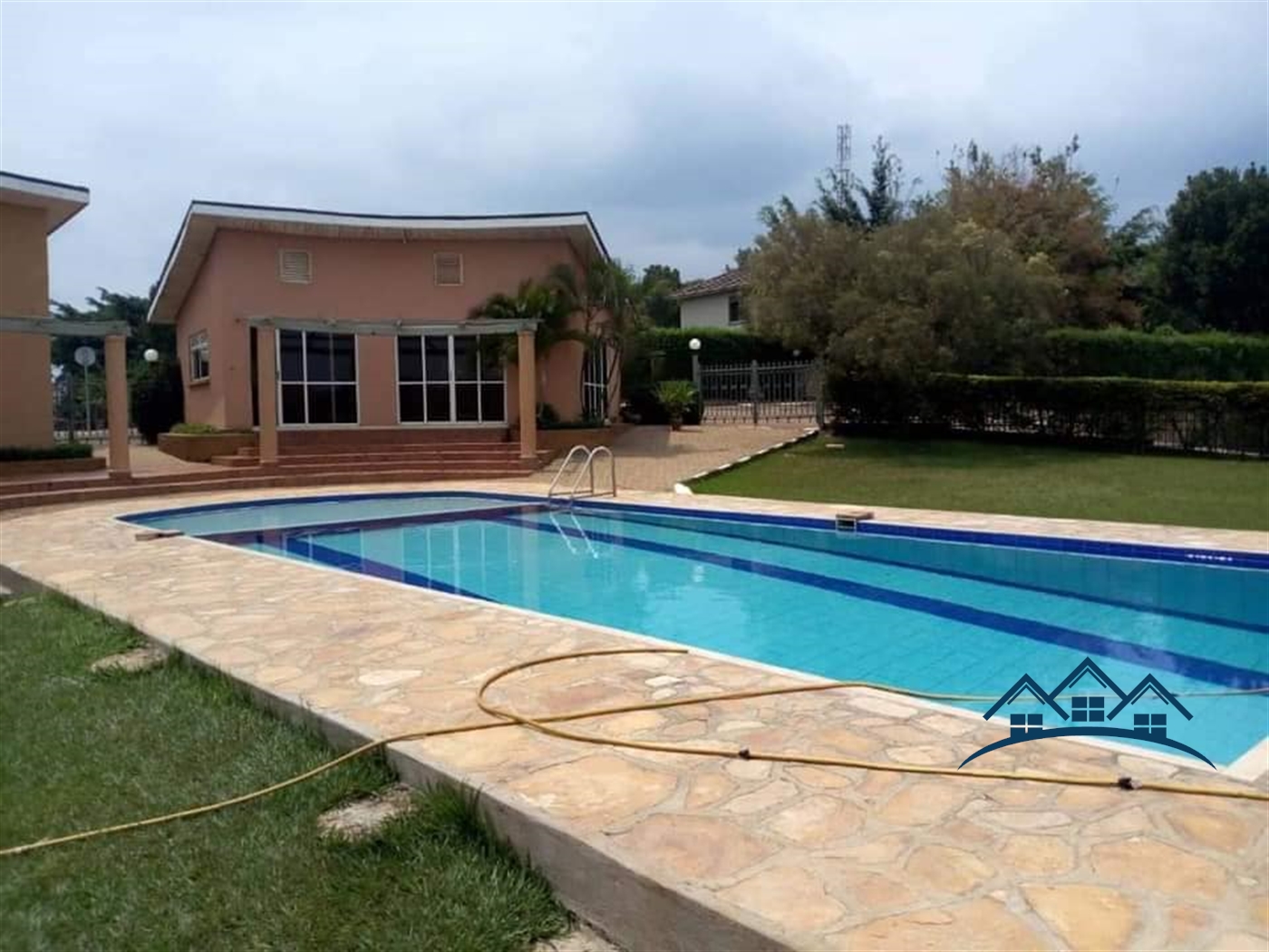 Bungalow for sale in Munyonyo Kampala