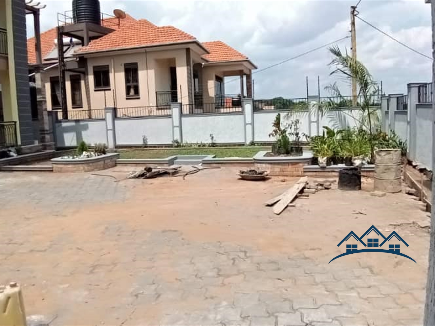 Storeyed house for sale in Kyanja Wakiso