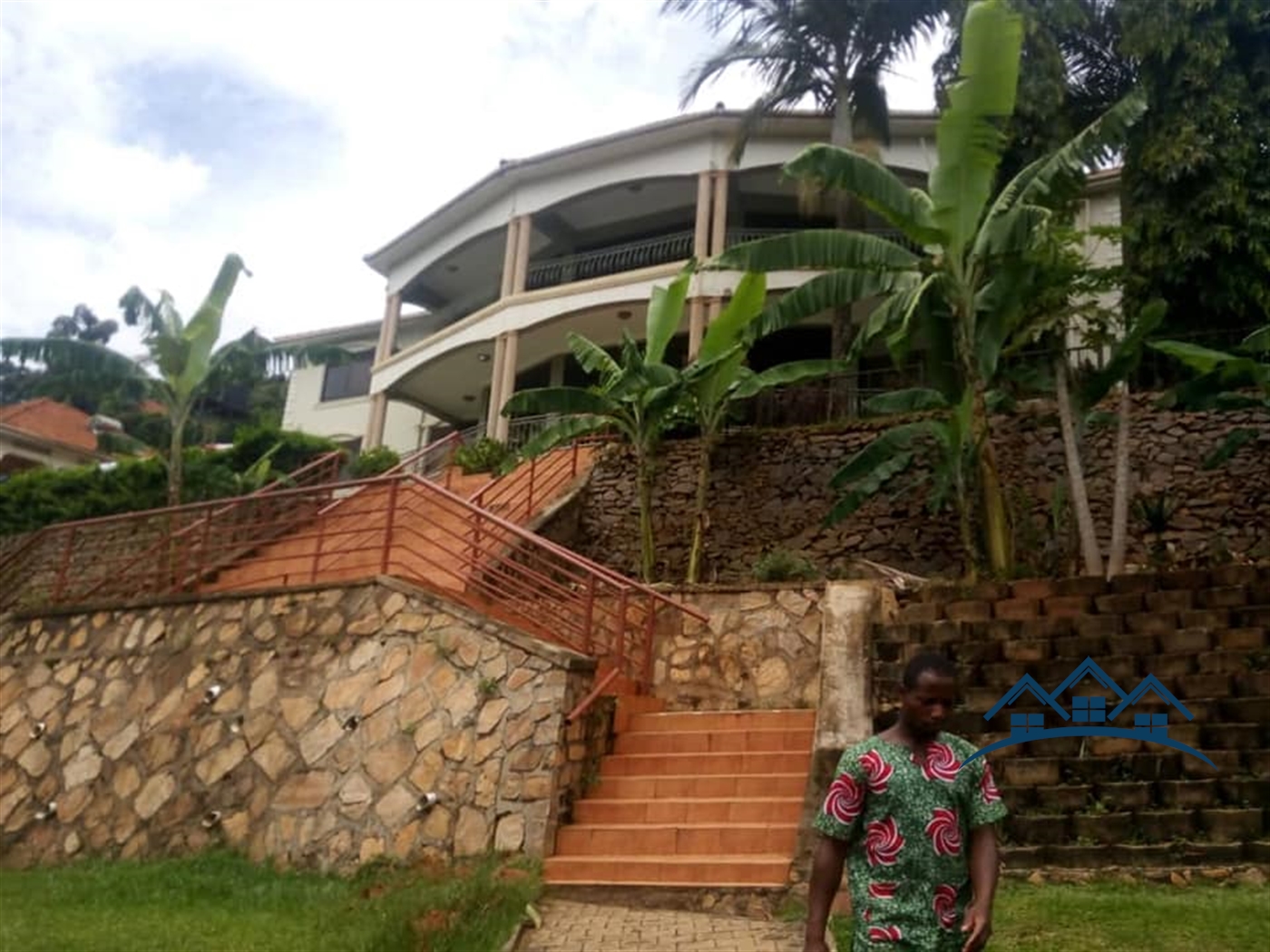 Storeyed house for sale in Kizungu Wakiso