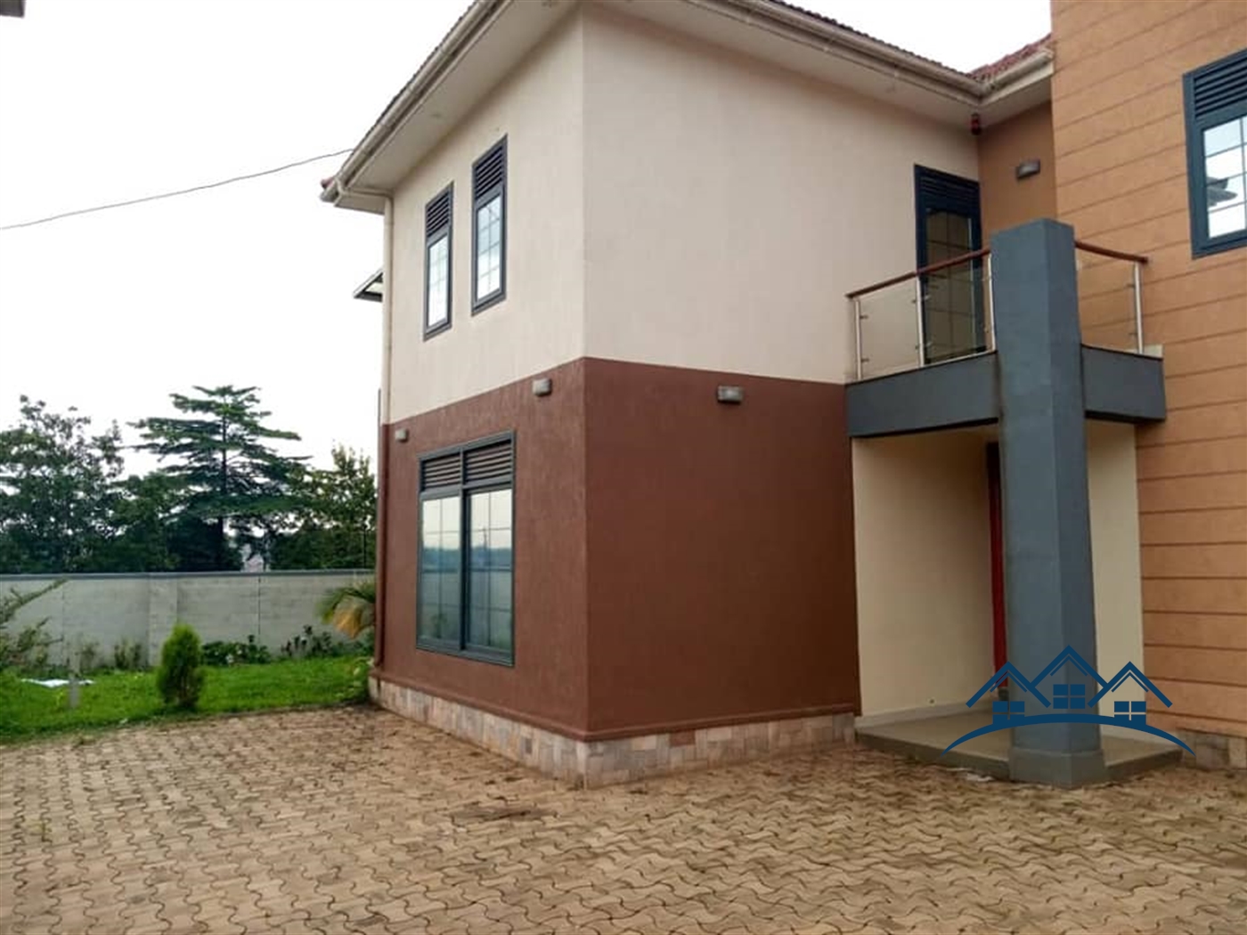 Storeyed house for sale in Kiwaatule Wakiso