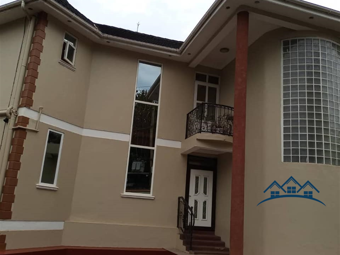 Storeyed house for sale in Munyonyo Kampala