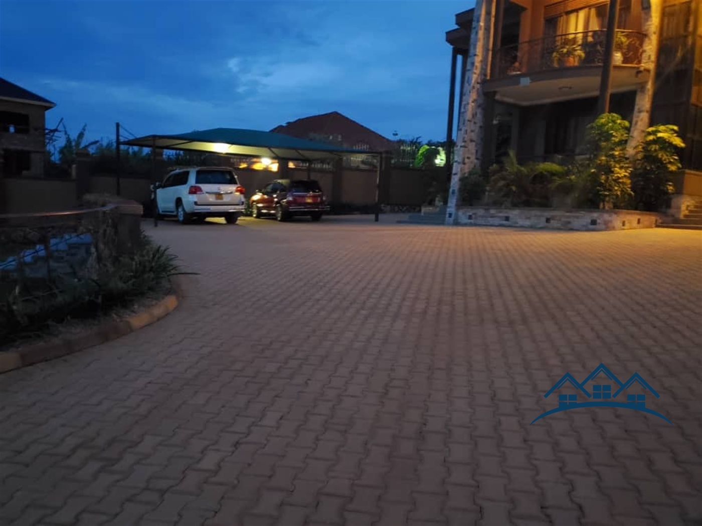 Storeyed house for sale in Kigo Wakiso