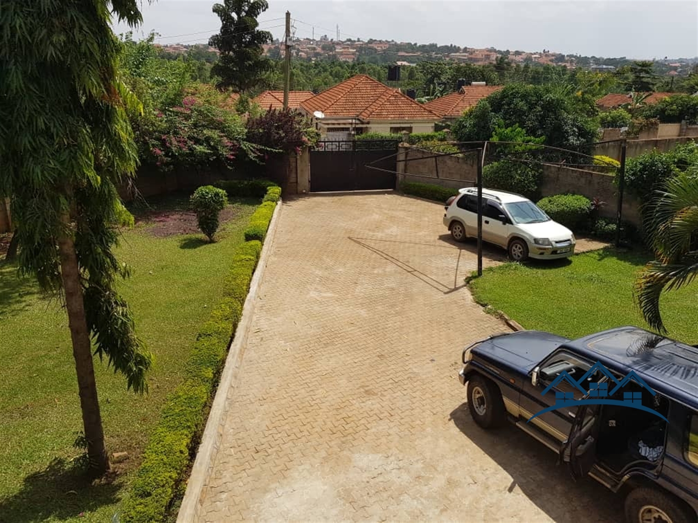 Storeyed house for sale in Naalya Wakiso