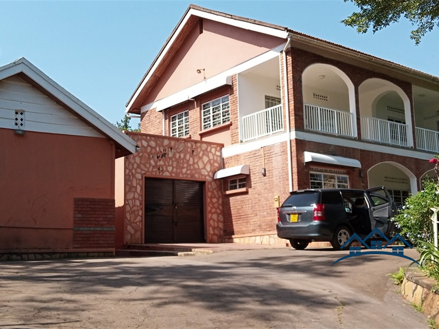 Storeyed house for sale in Kololo Wakiso