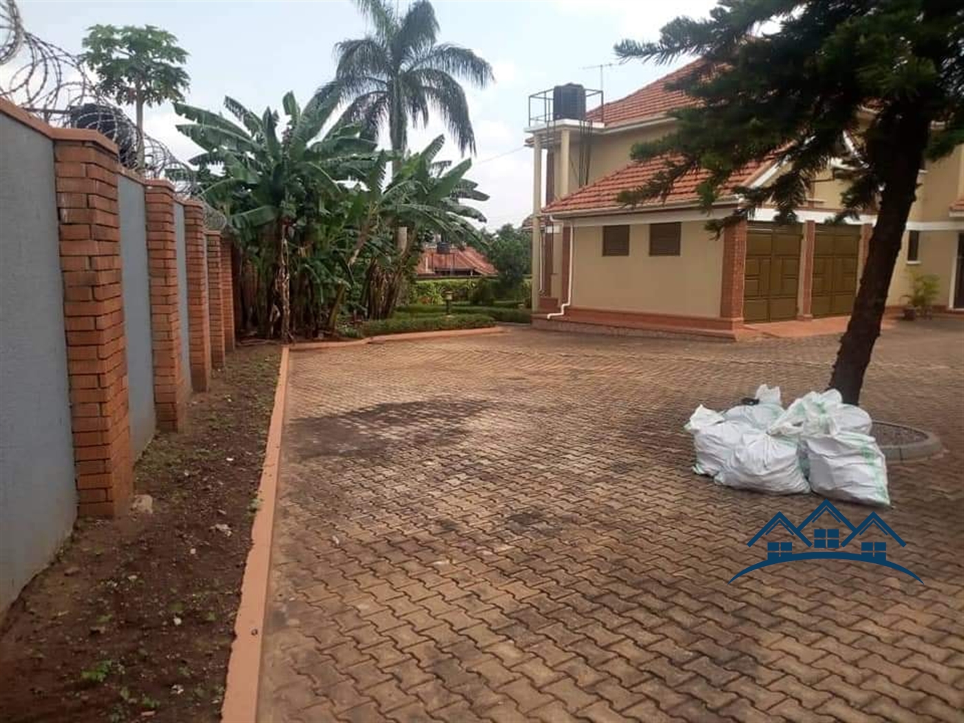 Storeyed house for sale in Ntinda Wakiso