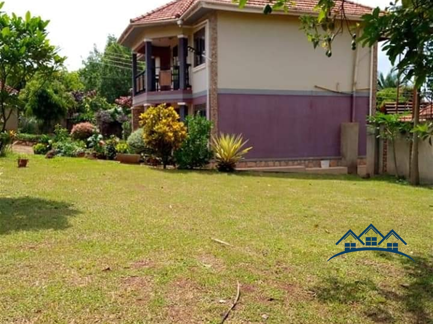 Storeyed house for sale in Bwebajja Wakiso