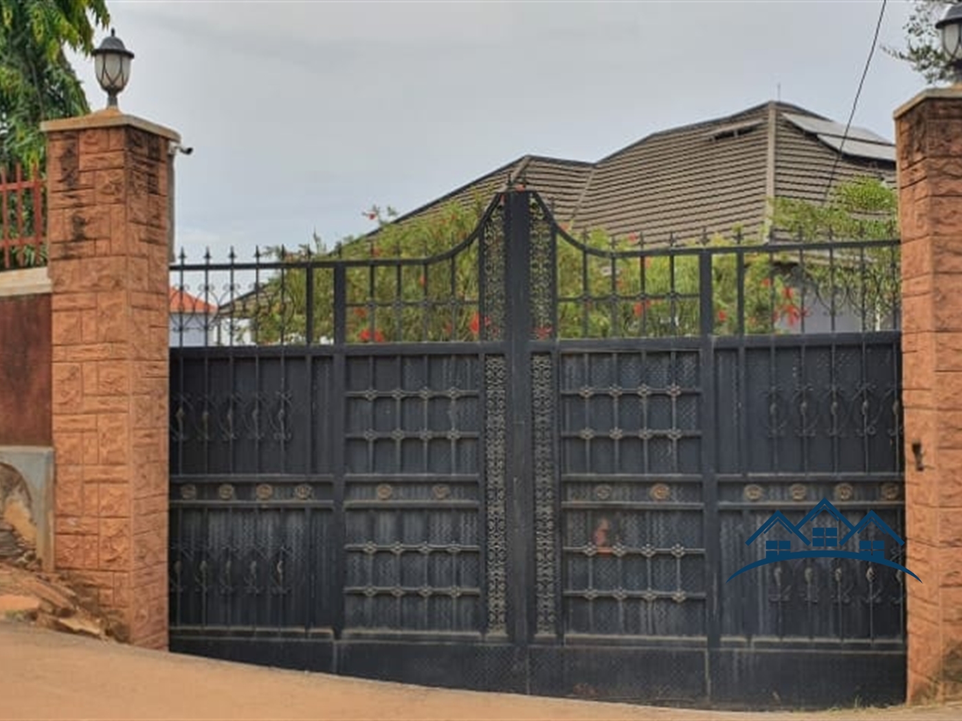 Storeyed house for sale in Zana Wakiso