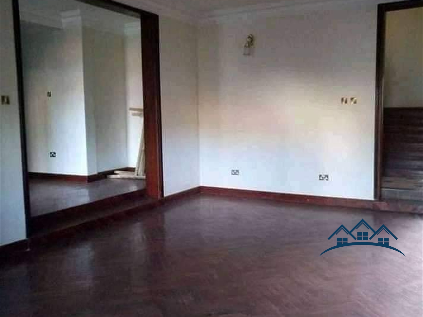 Storeyed house for sale in Kansanga Wakiso