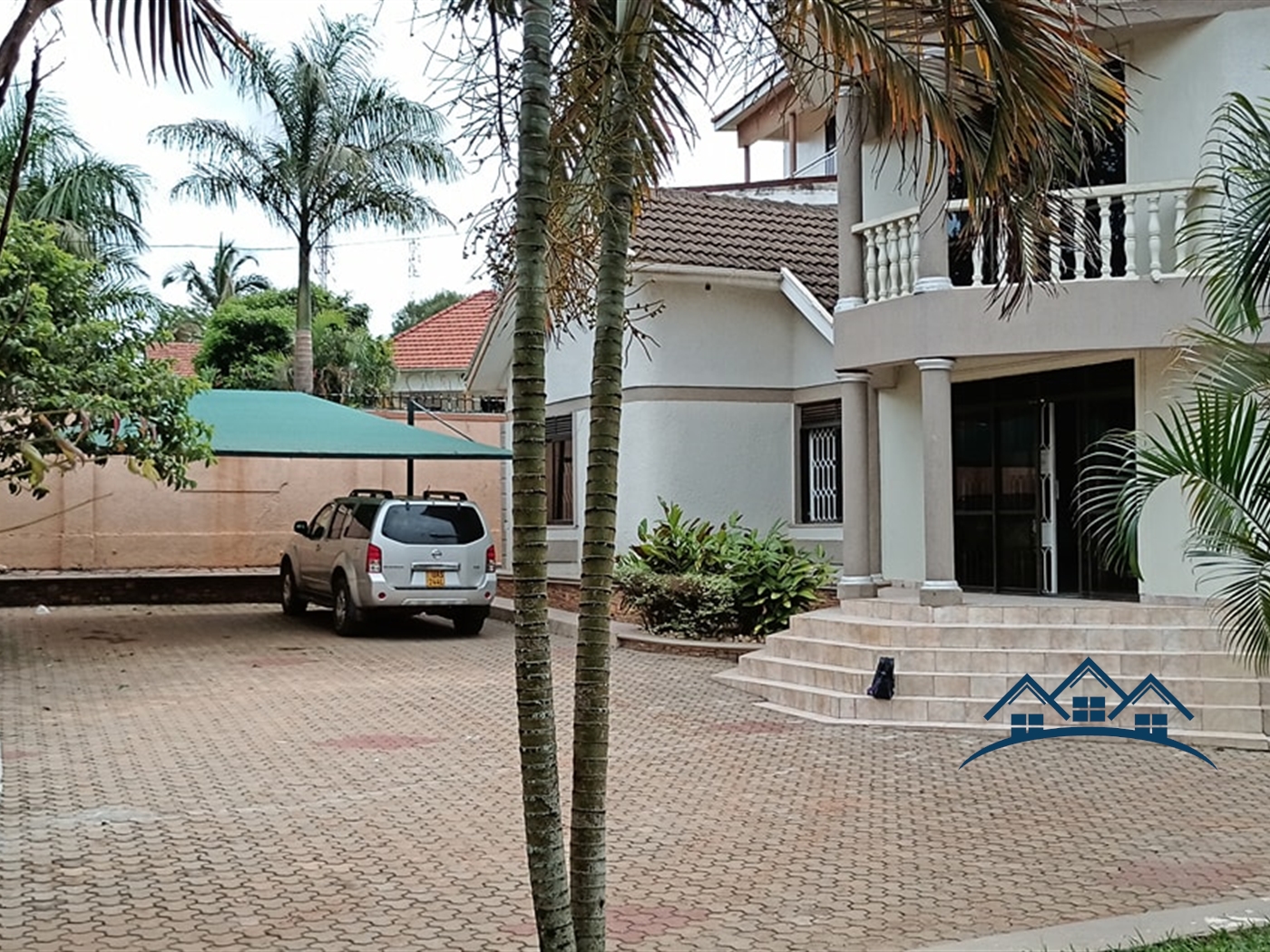 Storeyed house for sale in Kizungu Wakiso