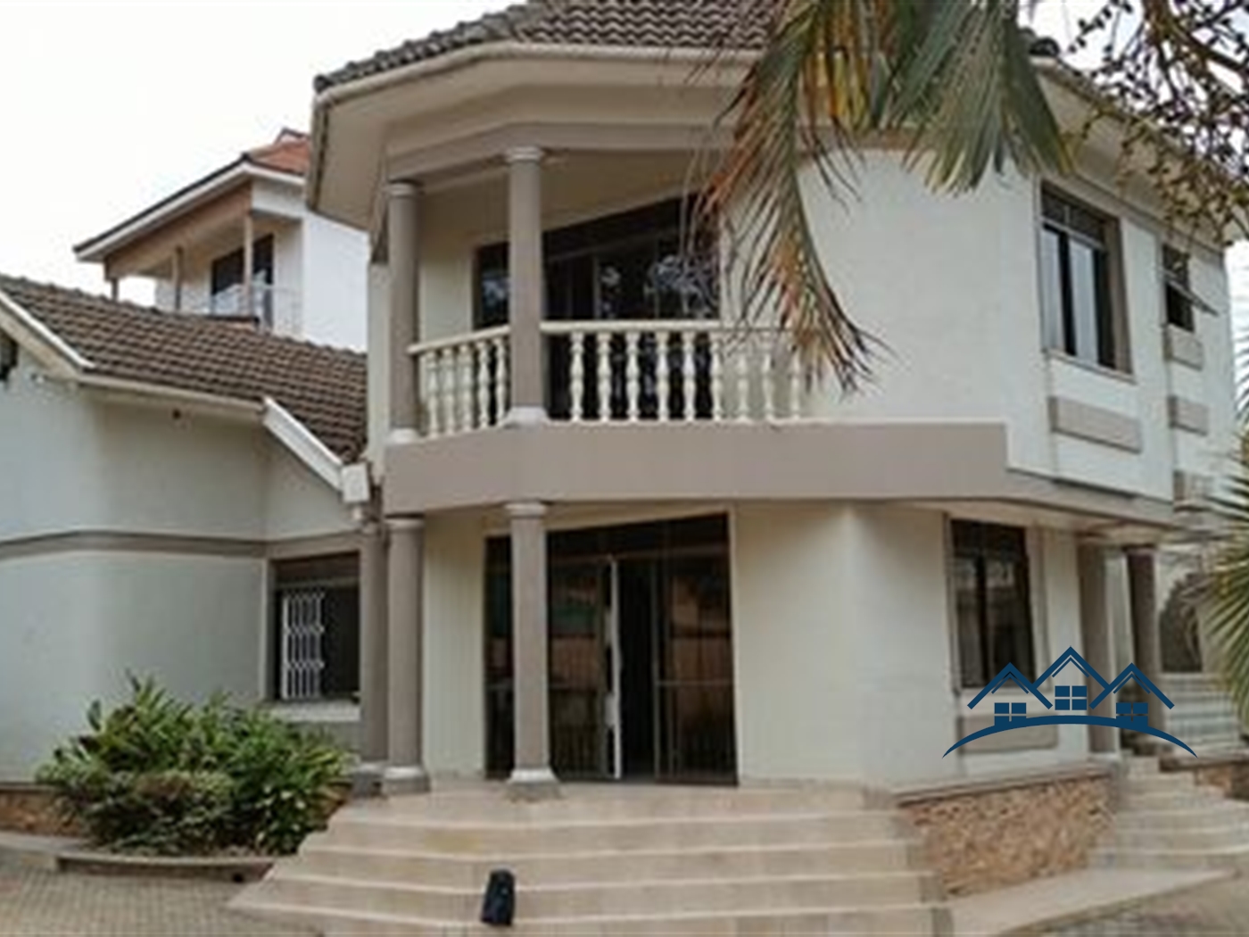 Storeyed house for sale in Kizungu Wakiso