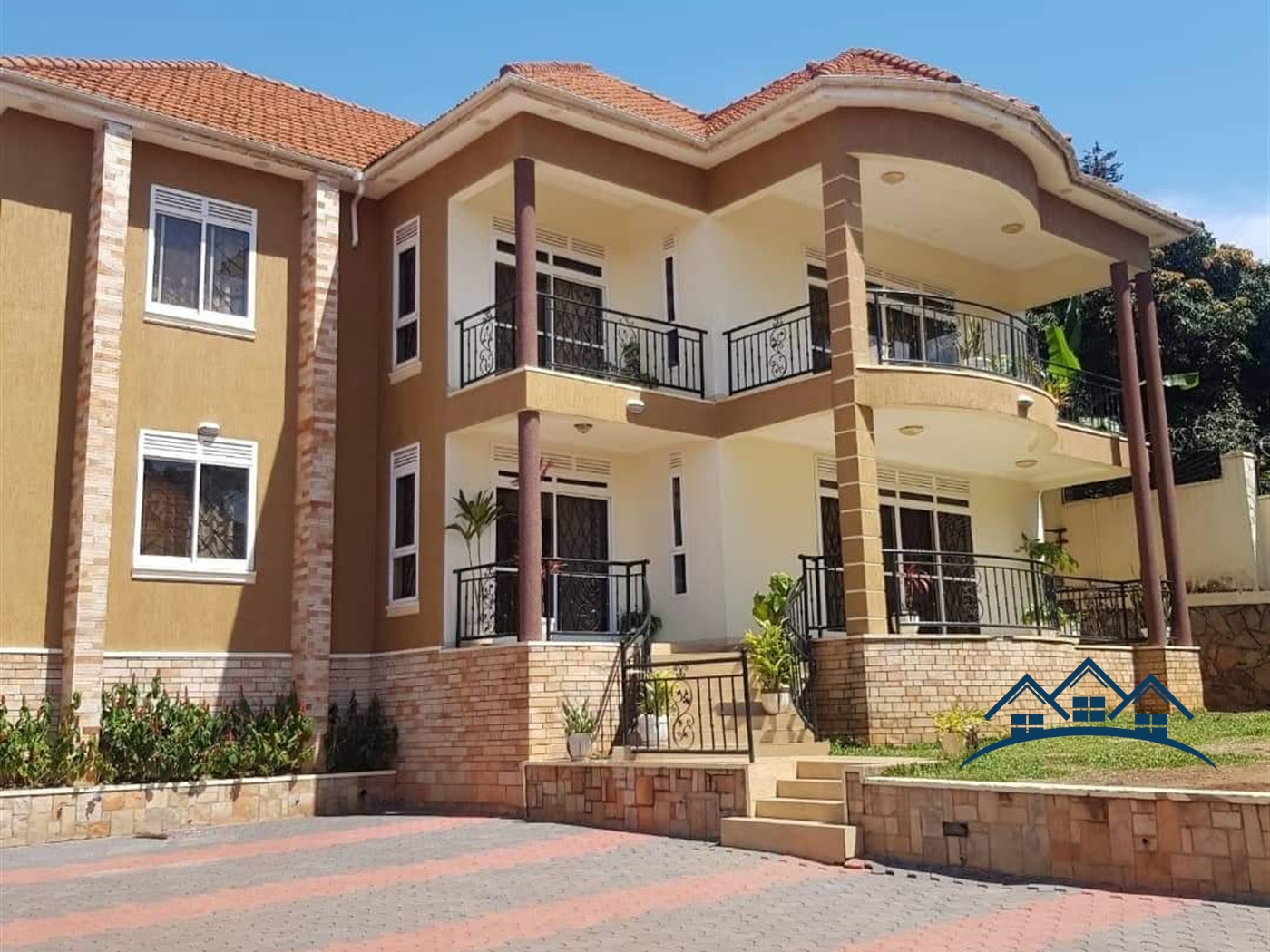 Storeyed house for sale in Munyonyo Kampala