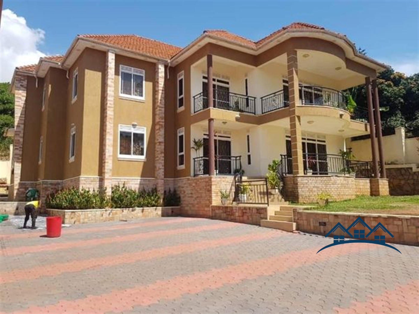 Storeyed house for sale in Munyonyo Kampala