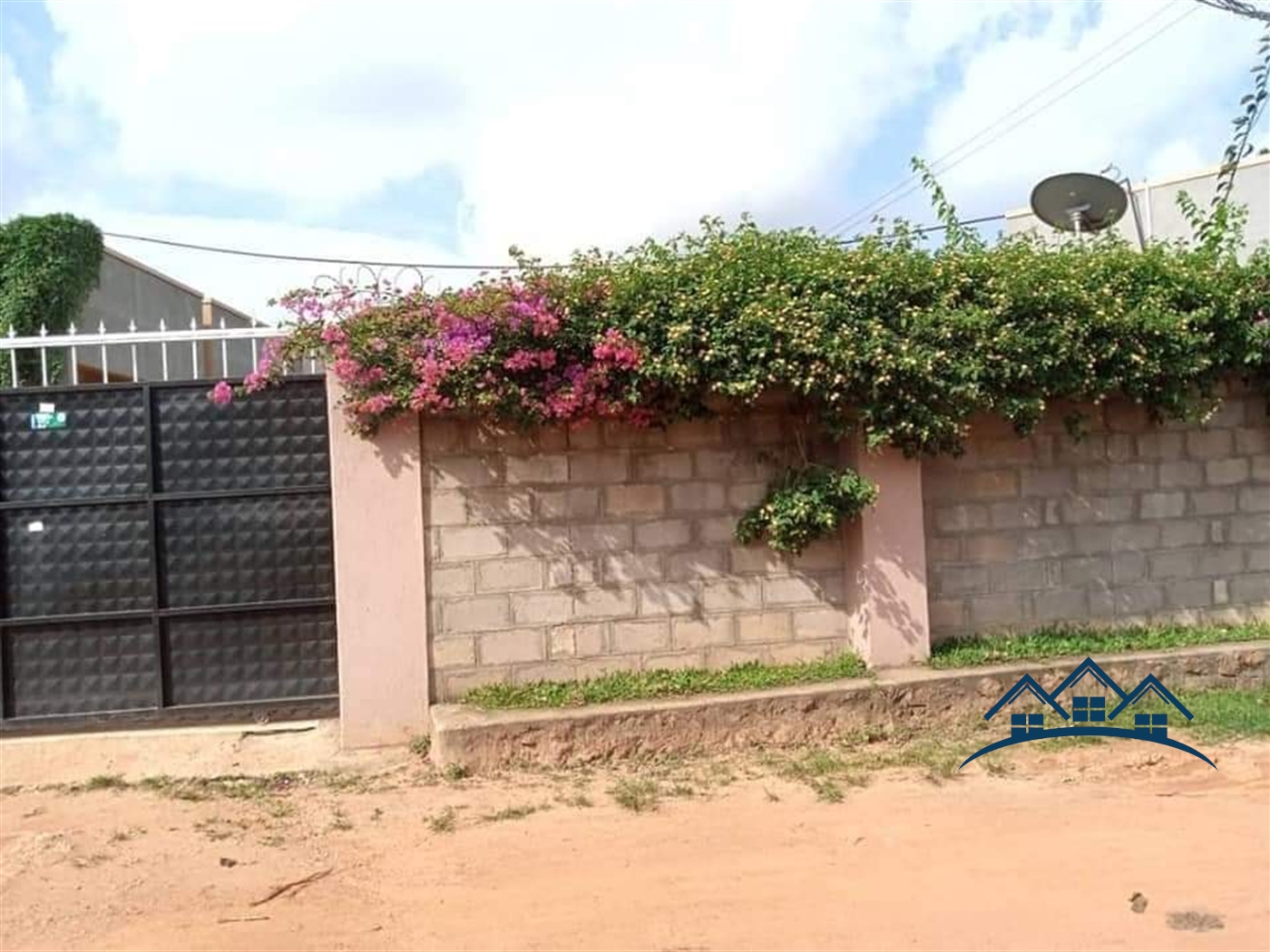 Guest house for sale in Kitala Wakiso