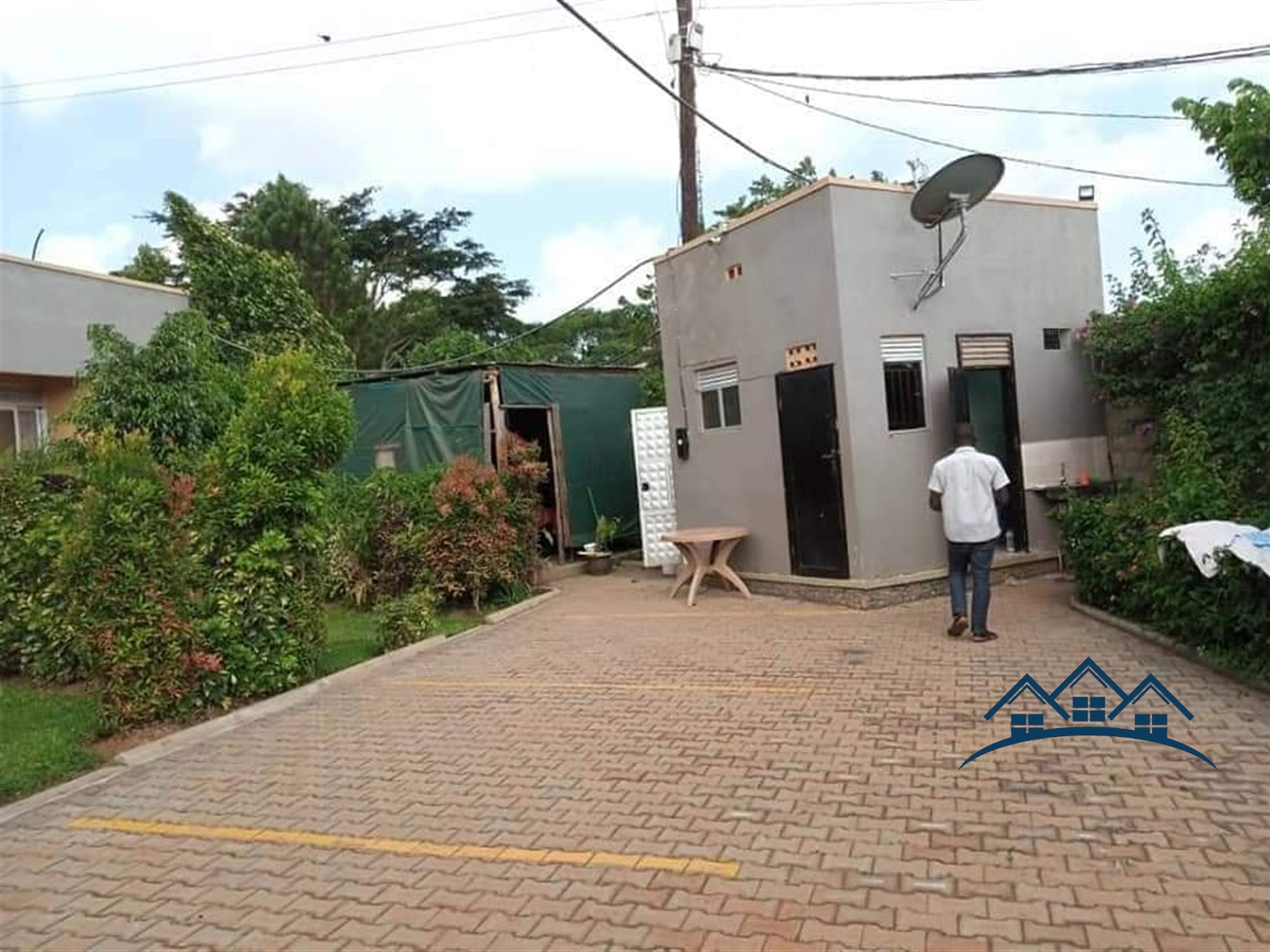 Guest house for sale in Kitala Wakiso