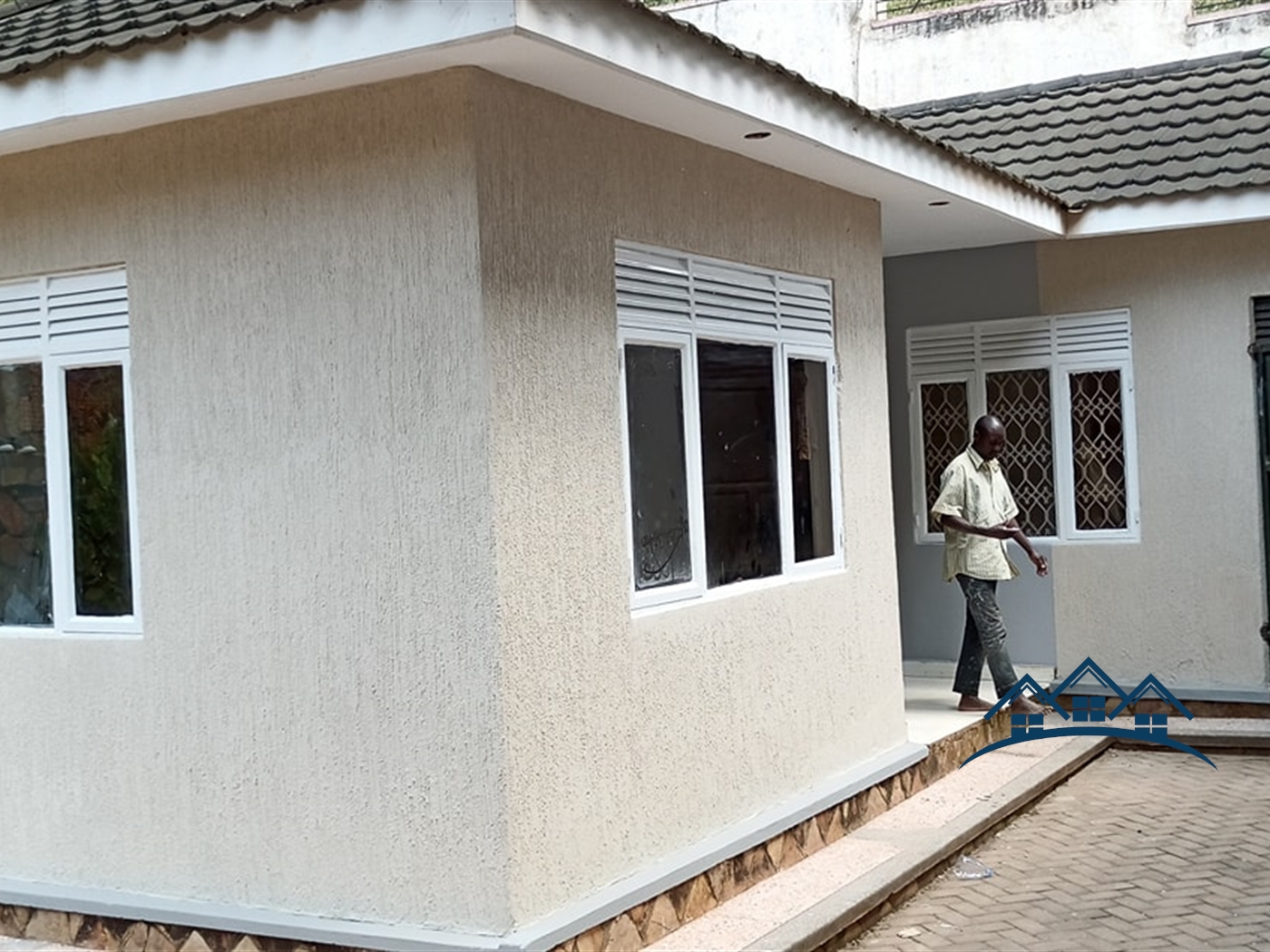 Storeyed house for sale in Mutundwe Wakiso