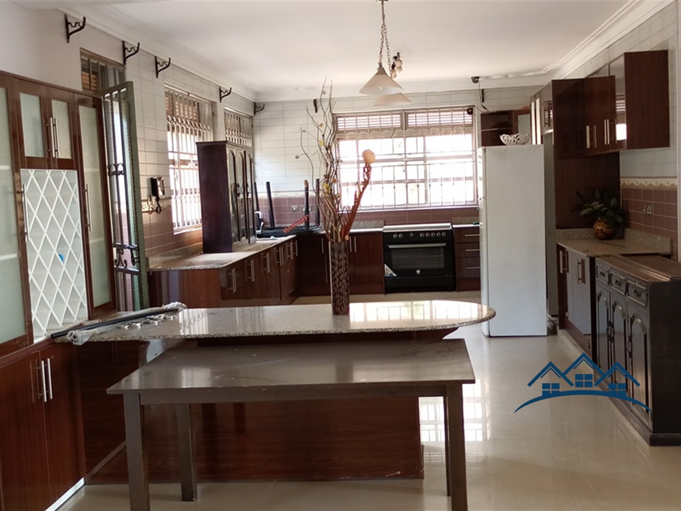 Storeyed house for sale in Mutundwe Wakiso