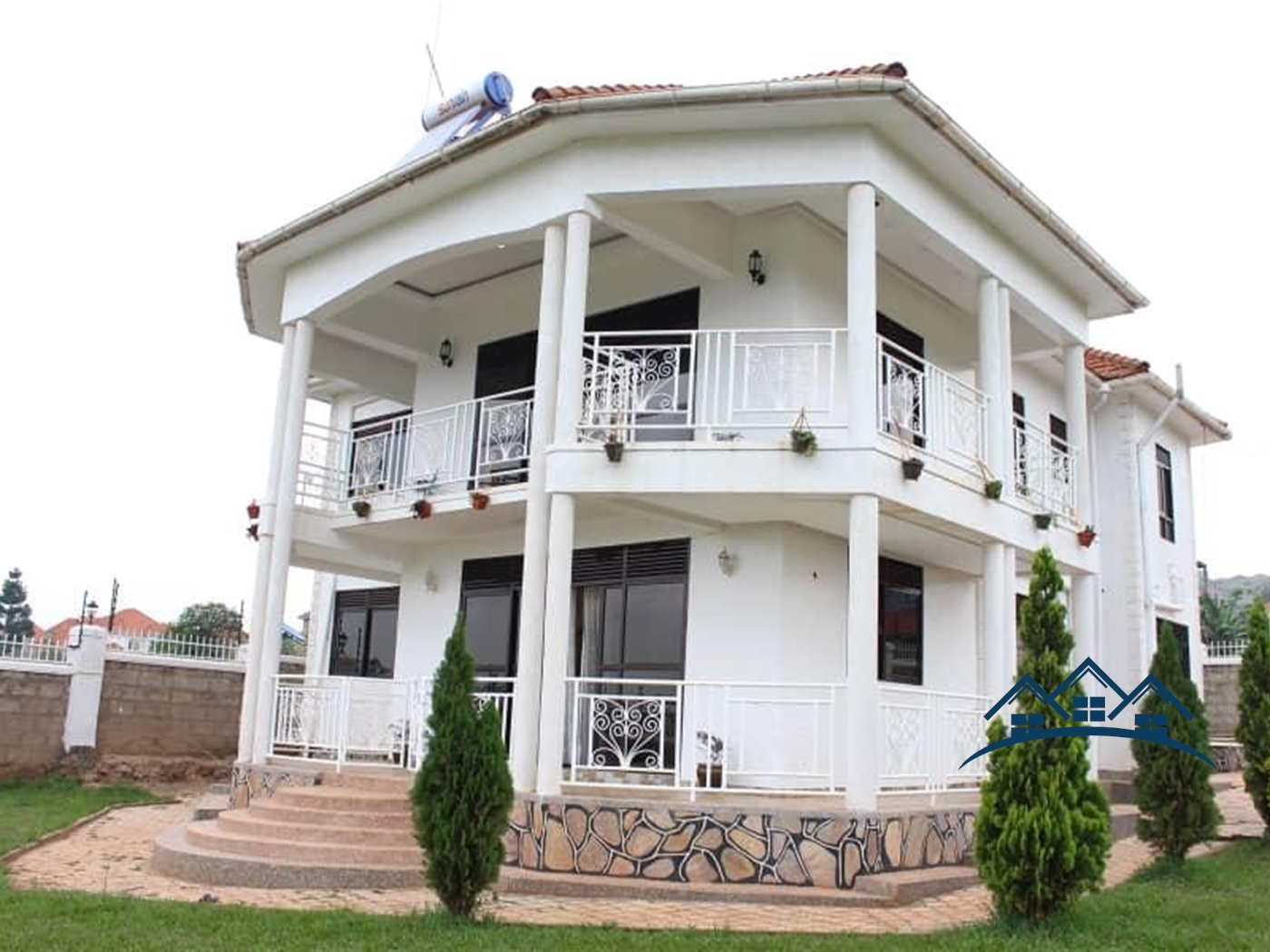 Storeyed house for sale in Bwebajja Wakiso