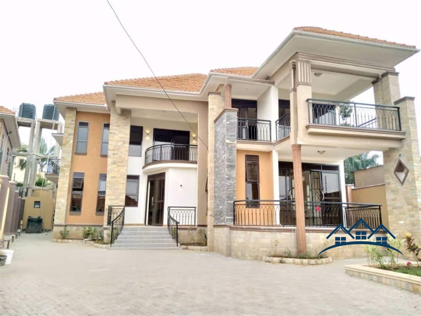 Storeyed house for sale in Kiwaatule Wakiso