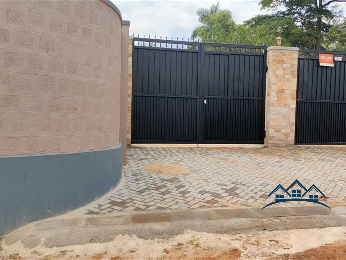 Storeyed house for sale in Kawuku Kampala