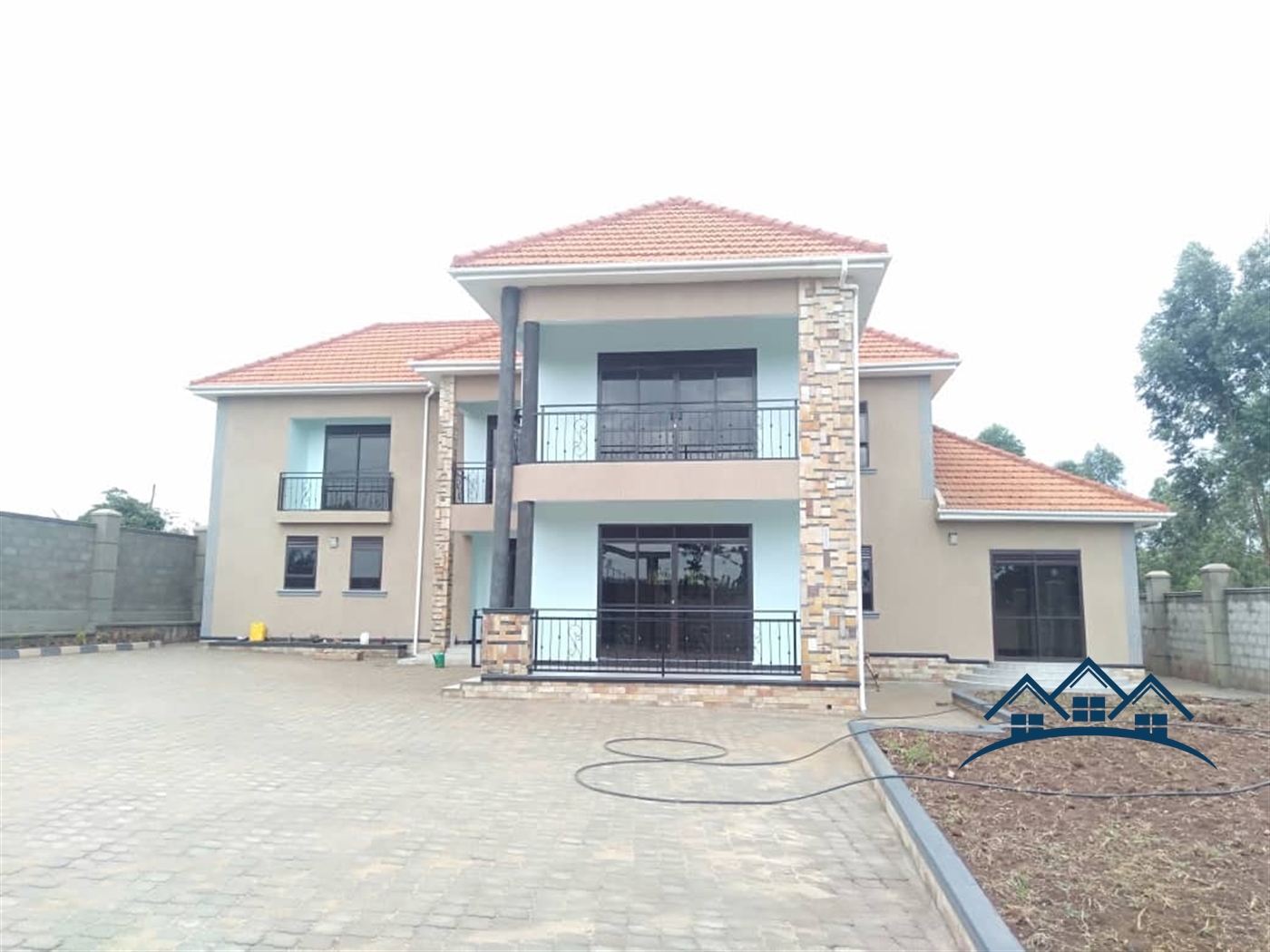 Storeyed house for sale in Kitende Wakiso