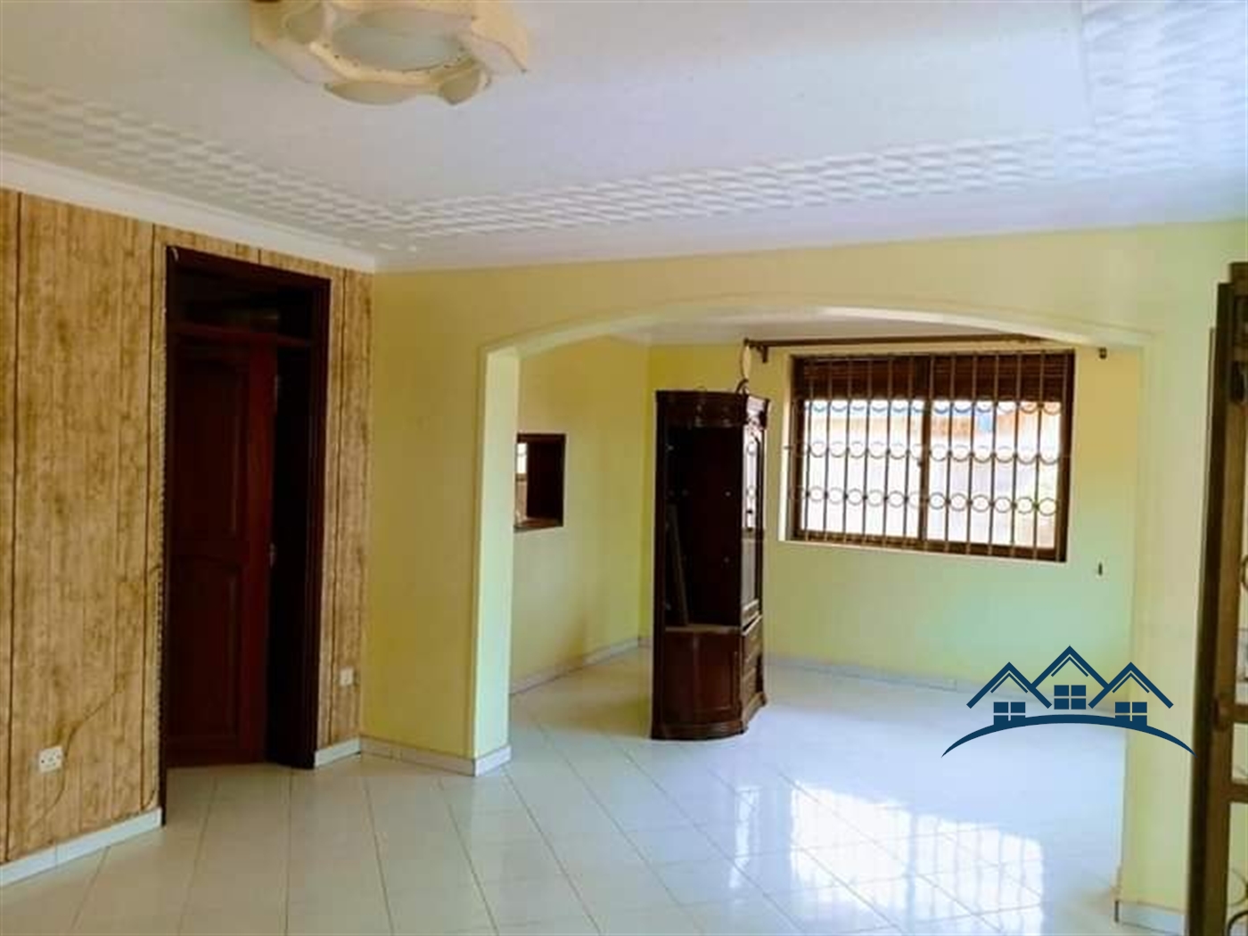 Storeyed house for sale in Mpererwe Wakiso