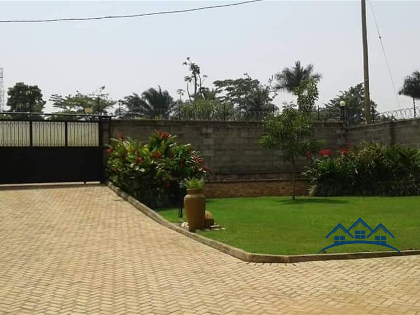 Storeyed house for sale in Naalya Wakiso