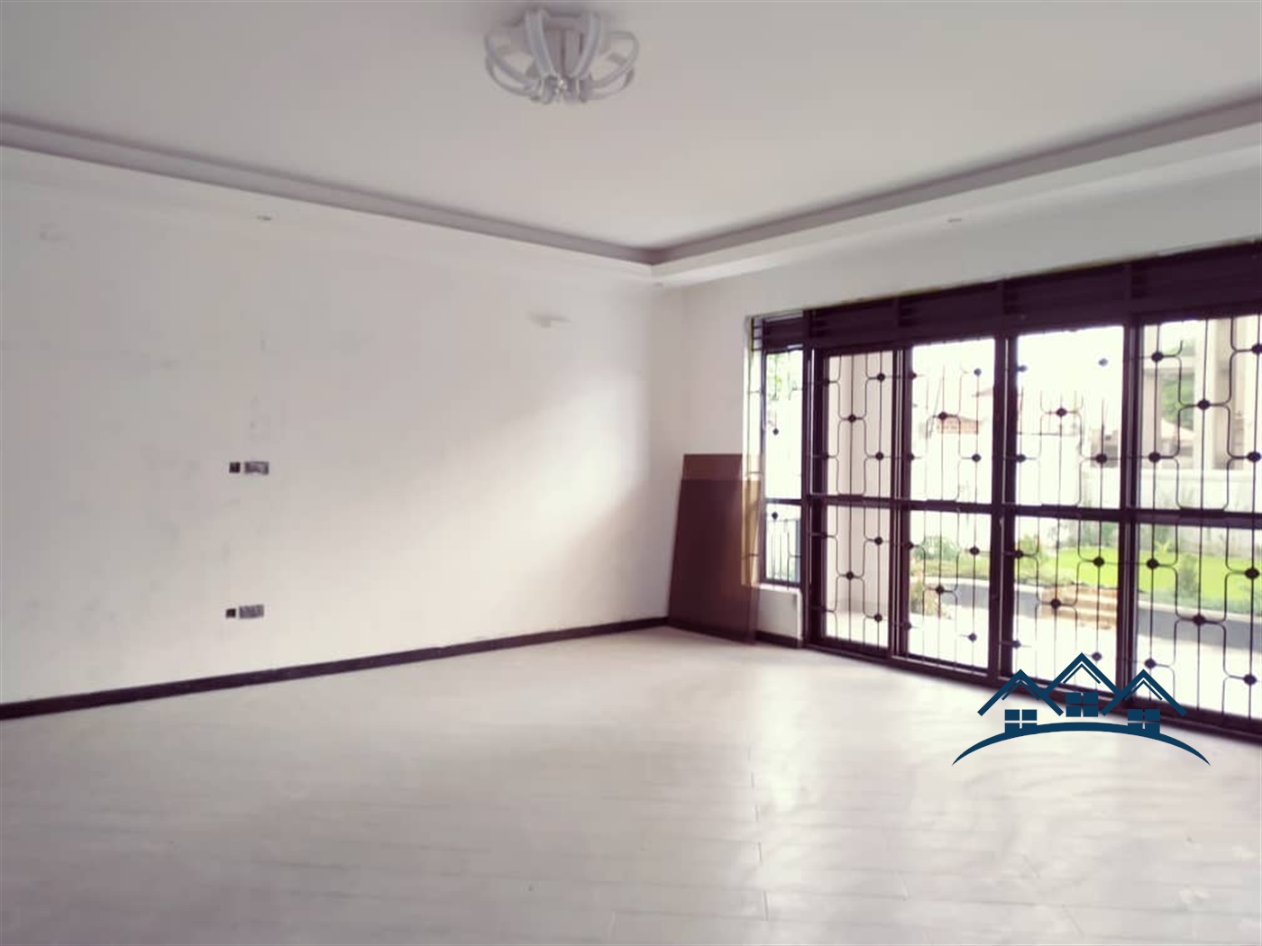 Storeyed house for sale in Kyaliwajjala Wakiso