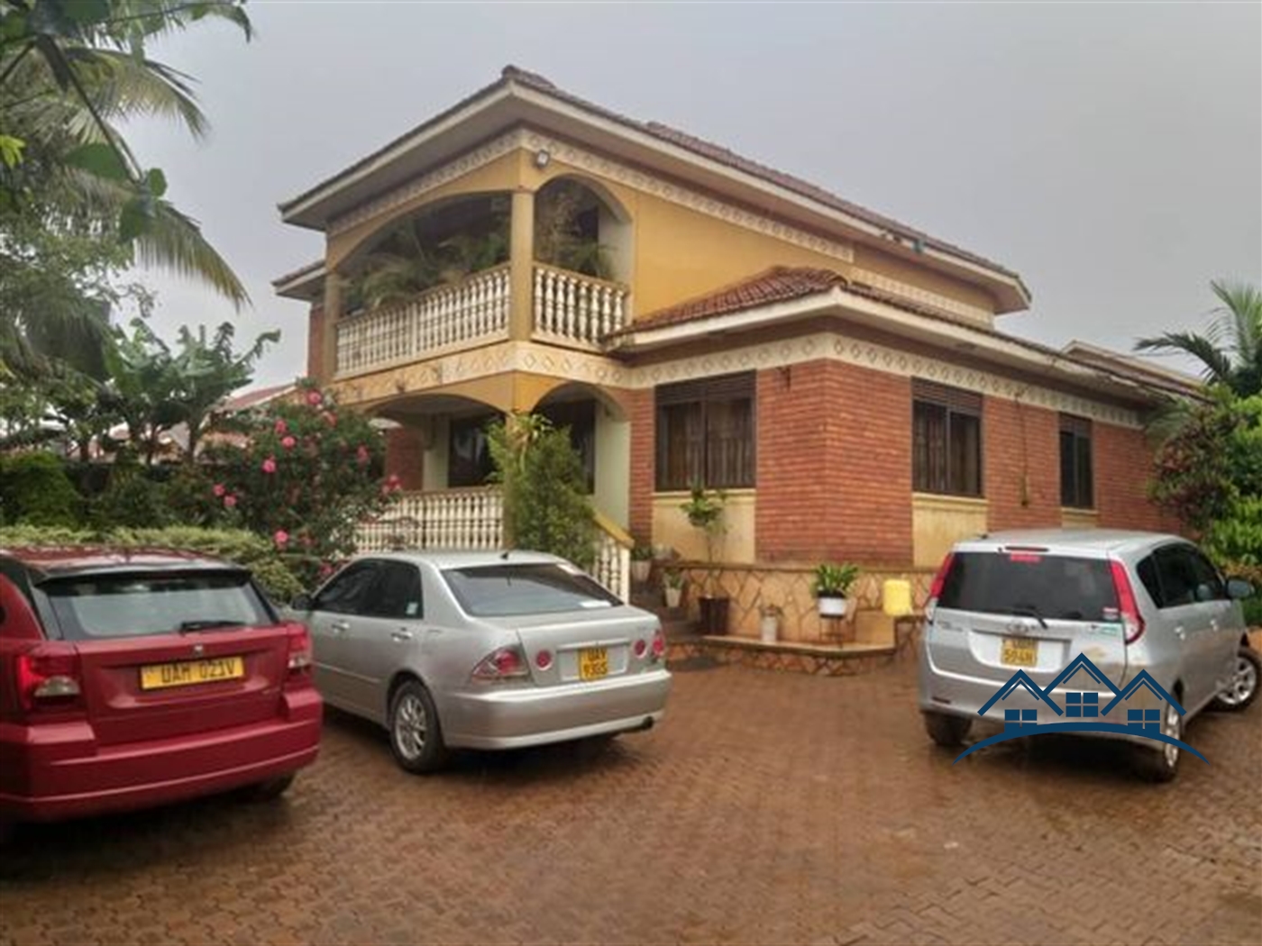 Storeyed house for sale in Bweyogerere Wakiso