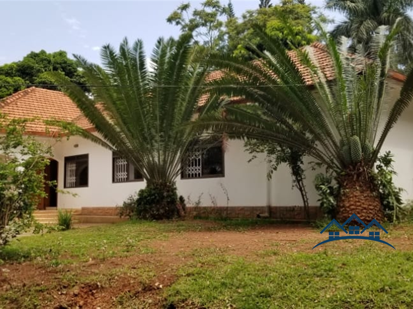 Bungalow for sale in Bugoloobi Kampala