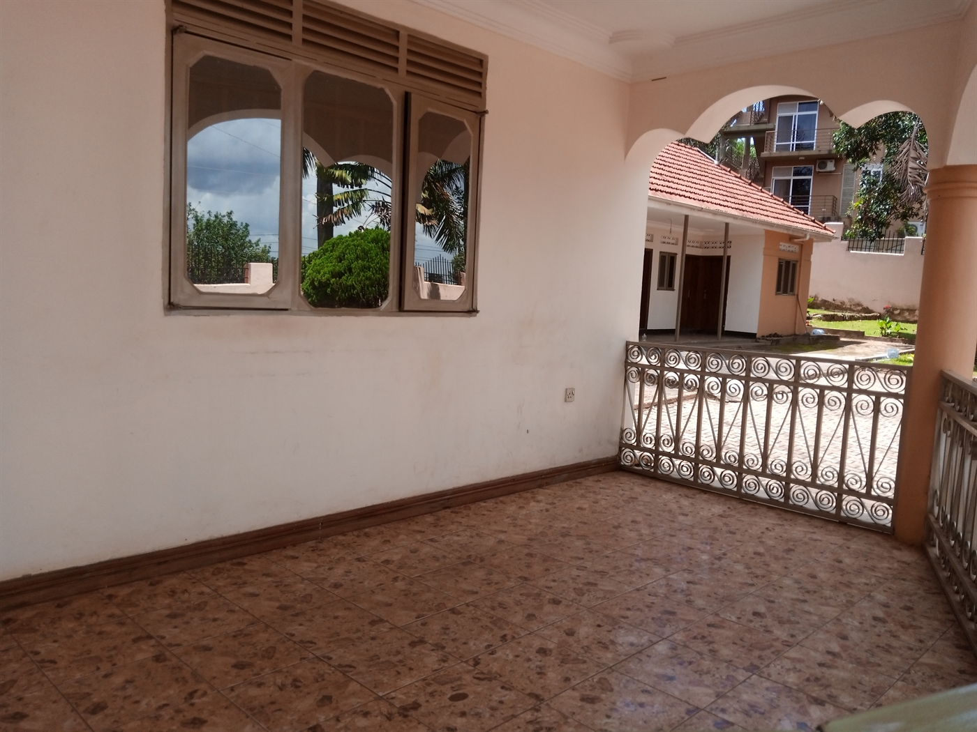 Storeyed house for rent in Mutungo Kampala