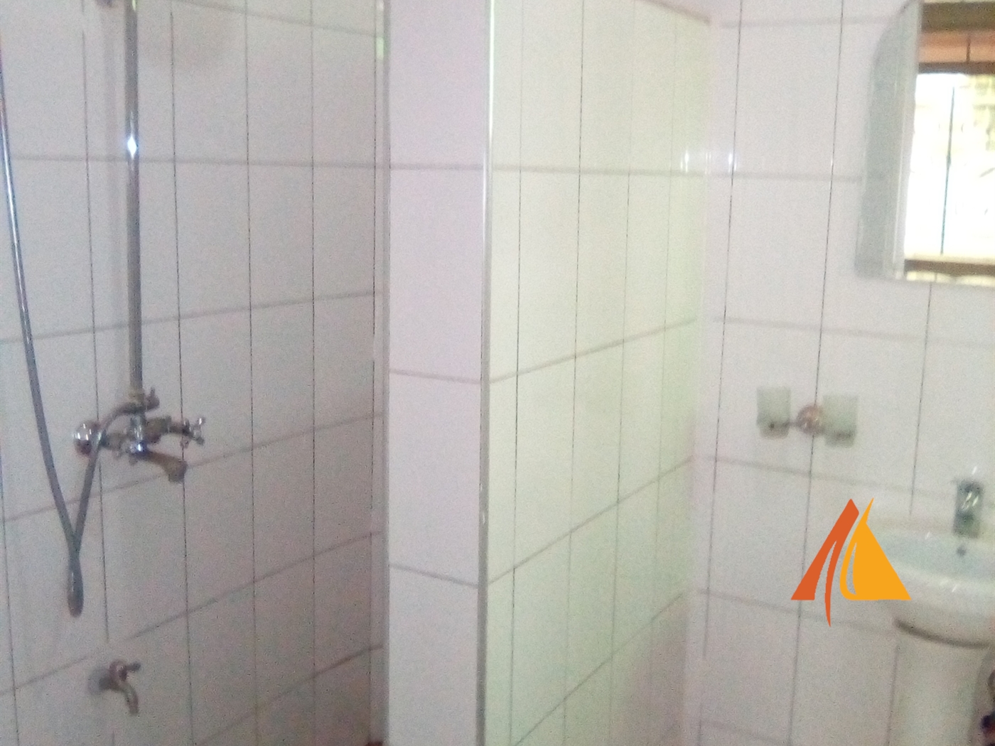 Semi Detached for rent in Bukoto Kampala